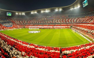 杏彩体育官网-绿茵场上的意志交响曲，风云激荡间球员全情谱写竞技华章